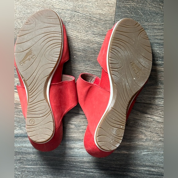 Dansko size 39 tomato red sandals - Picture 3 of 4